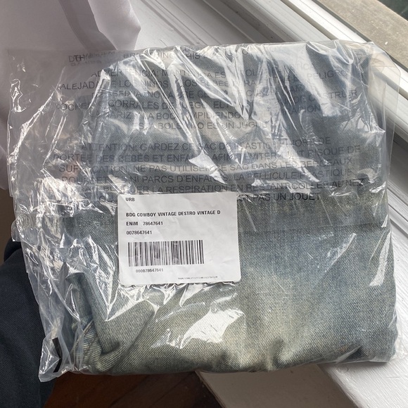 READ DESCRIPTION‼️BDG Cowboy Jean Vintage Destroyed Denim, size 27 - Picture 8 of 11